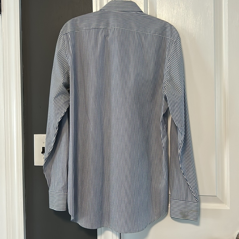 UNIQLO men’s shirt - Picture 3 of 3